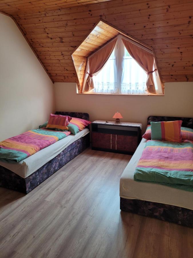 Henrietta Apartmanház Appartement Zalakaros Buitenkant foto